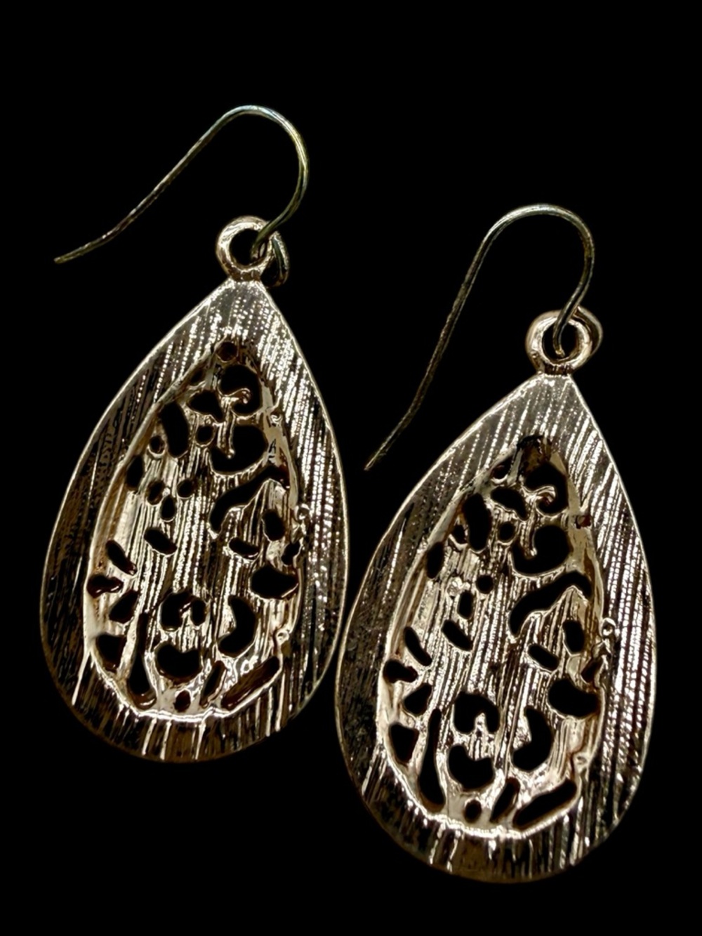 Vintage Filigree Gold Statement Necklace and Earrings Coordinated Set - Picture 7 of 10